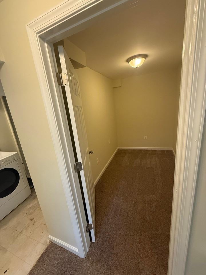 2301 Iverson St #4BS - Photo 5 of 8