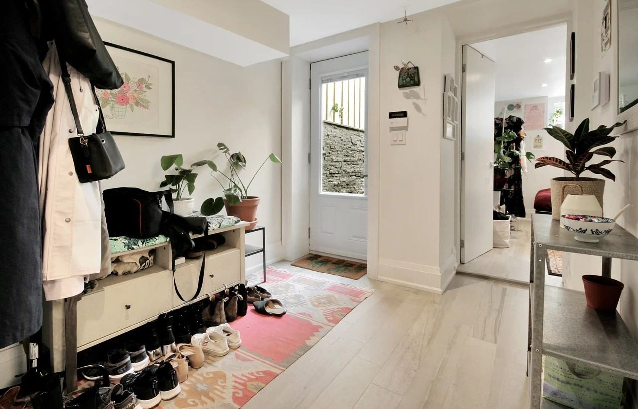 1053 College Street #B - Photo 3 of 12