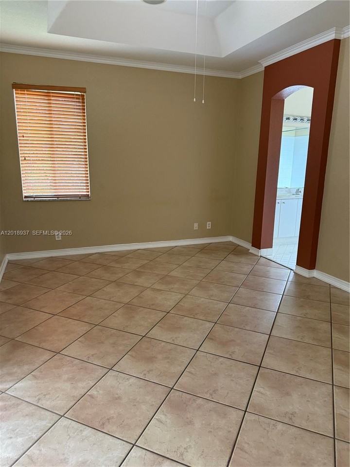 449 Silver Palm Way - Photo 6 of 11