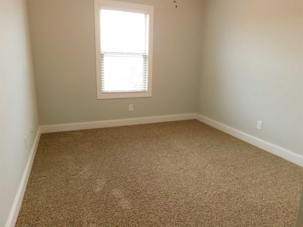 94 Mallard Ln - Photo 4 of 40
