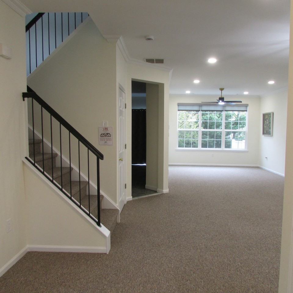 29 Tall Oaks Court - Photo 3 of 36