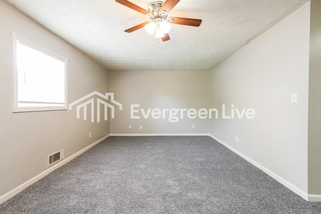 5815 Penfield Pl - Photo 7 of 15