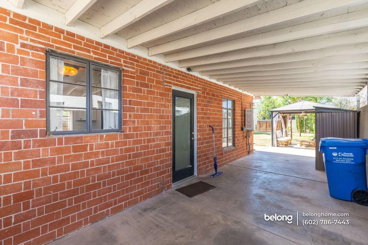 1136 E Almeria Rd - Photo 6 of 37