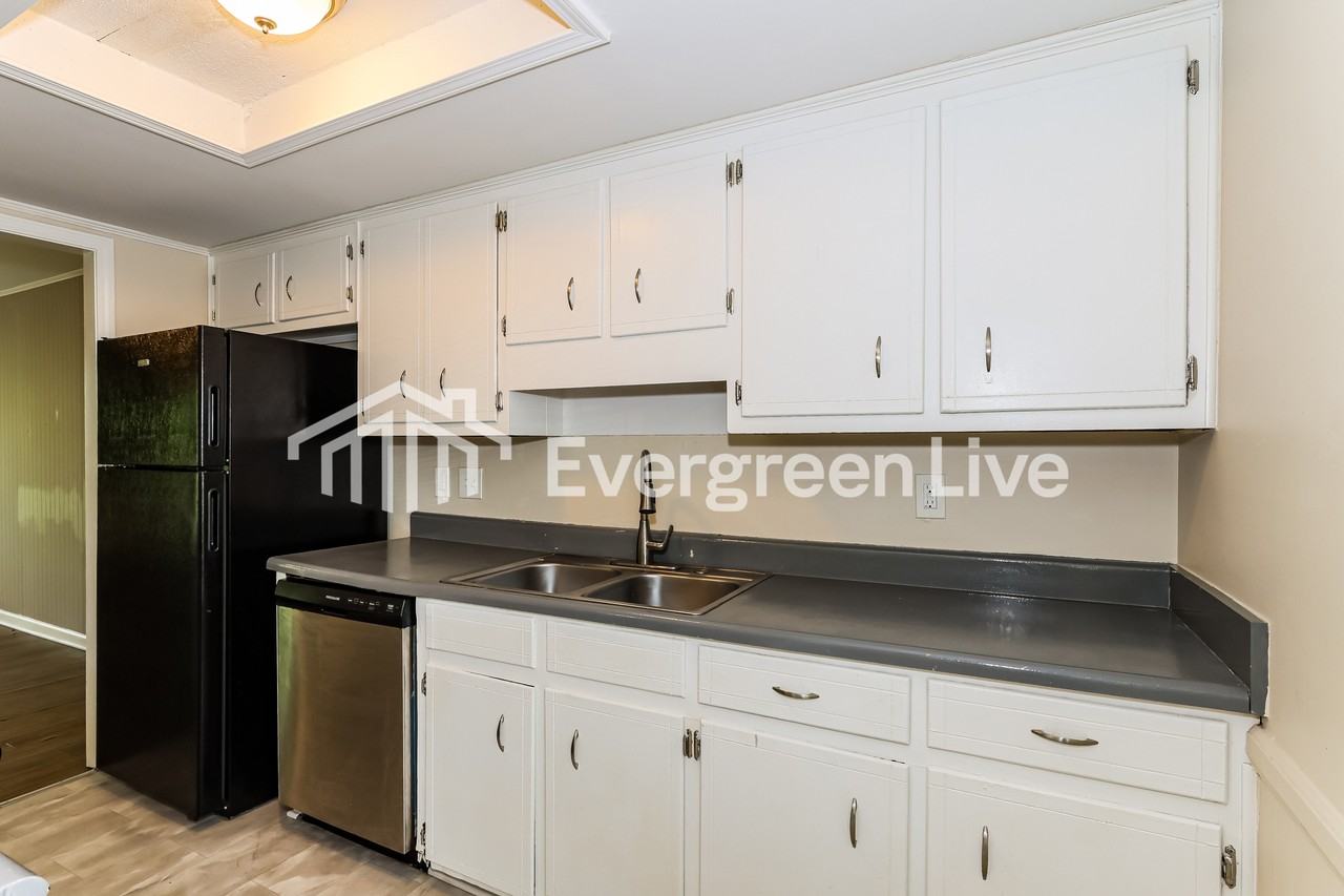 3711 Woodlake Rd - Photo 6 of 15