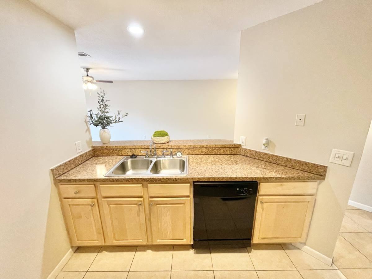 208 S Habana Ave - Photo 6 of 20
