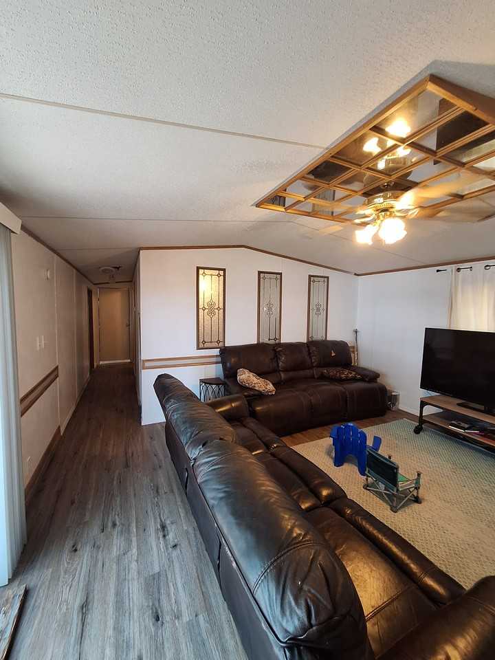 18500 Pine Dr #HOME - Photo 3 of 10