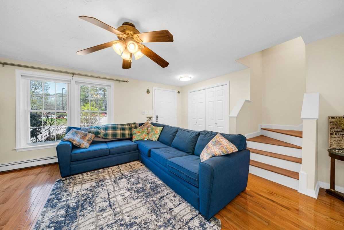 16 Sullivan Ave - Photo 4 of 25