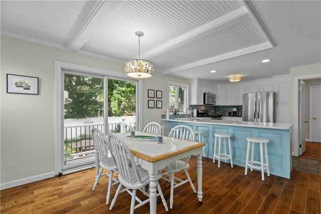 59 Berkley Ave - Photo 5 of 28