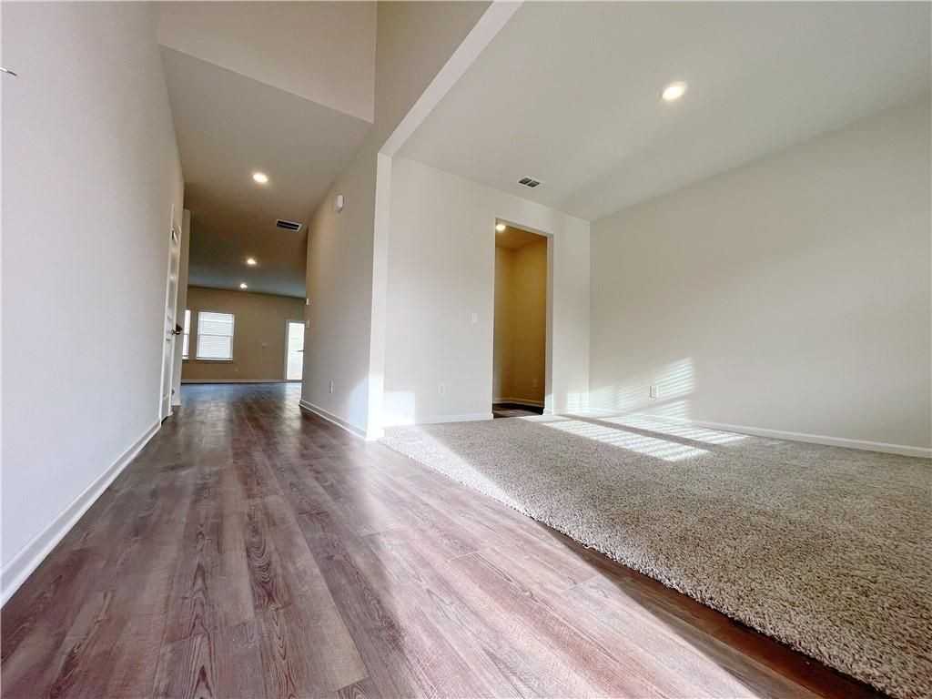 6003 Hickory Creek Ct - Photo 3 of 31