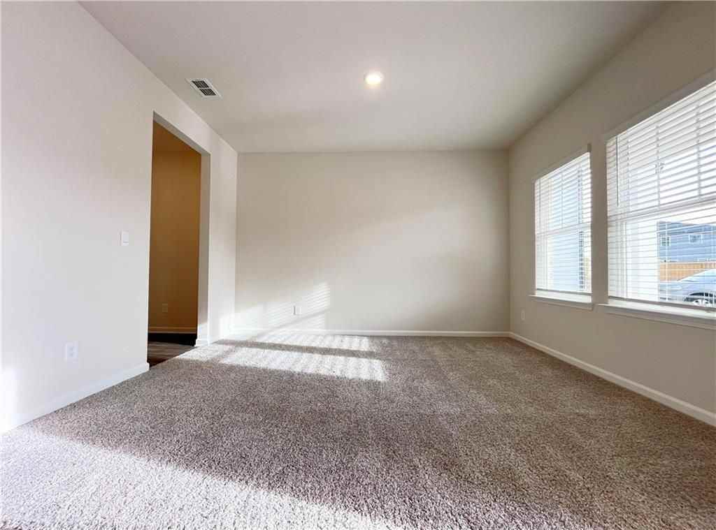 6003 Hickory Creek Ct - Photo 4 of 31