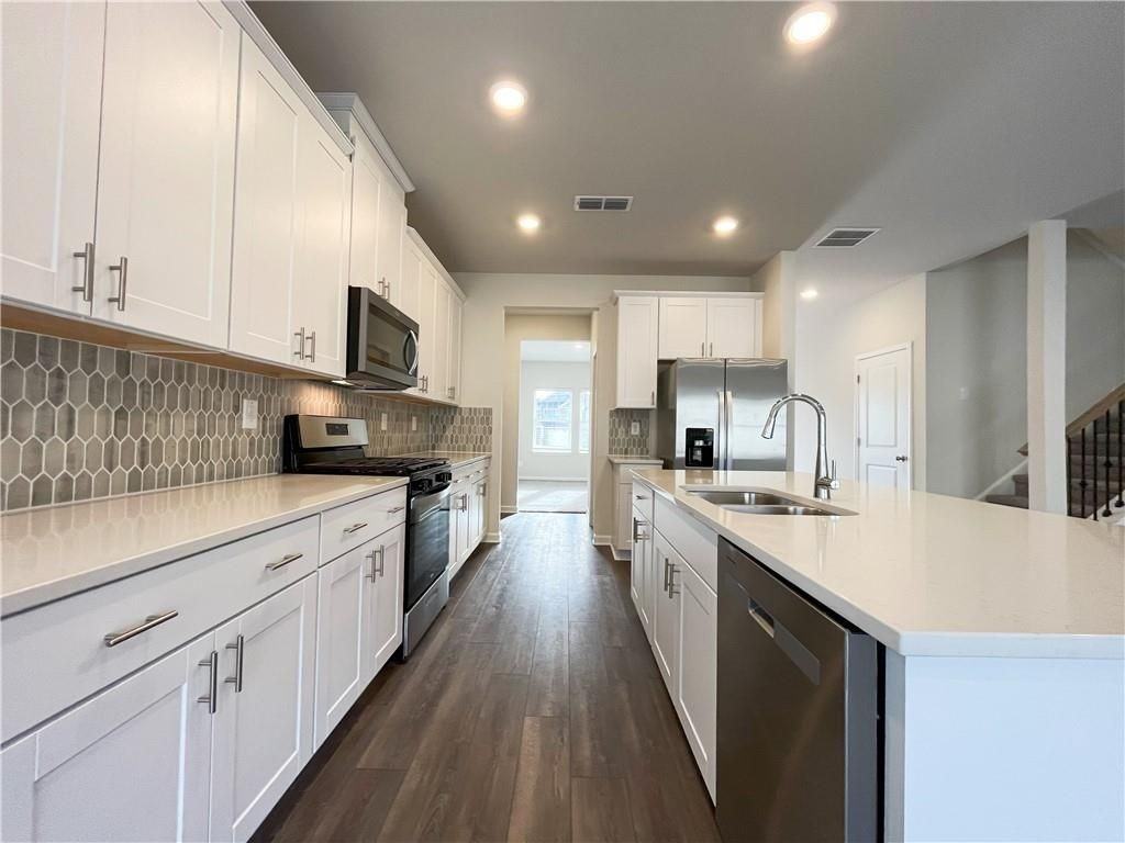 6003 Hickory Creek Ct - Photo 5 of 31