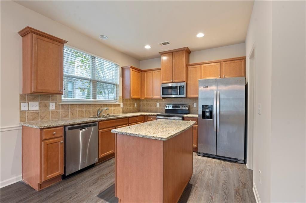 3879 Brockenhurst Dr - Photo 6 of 19