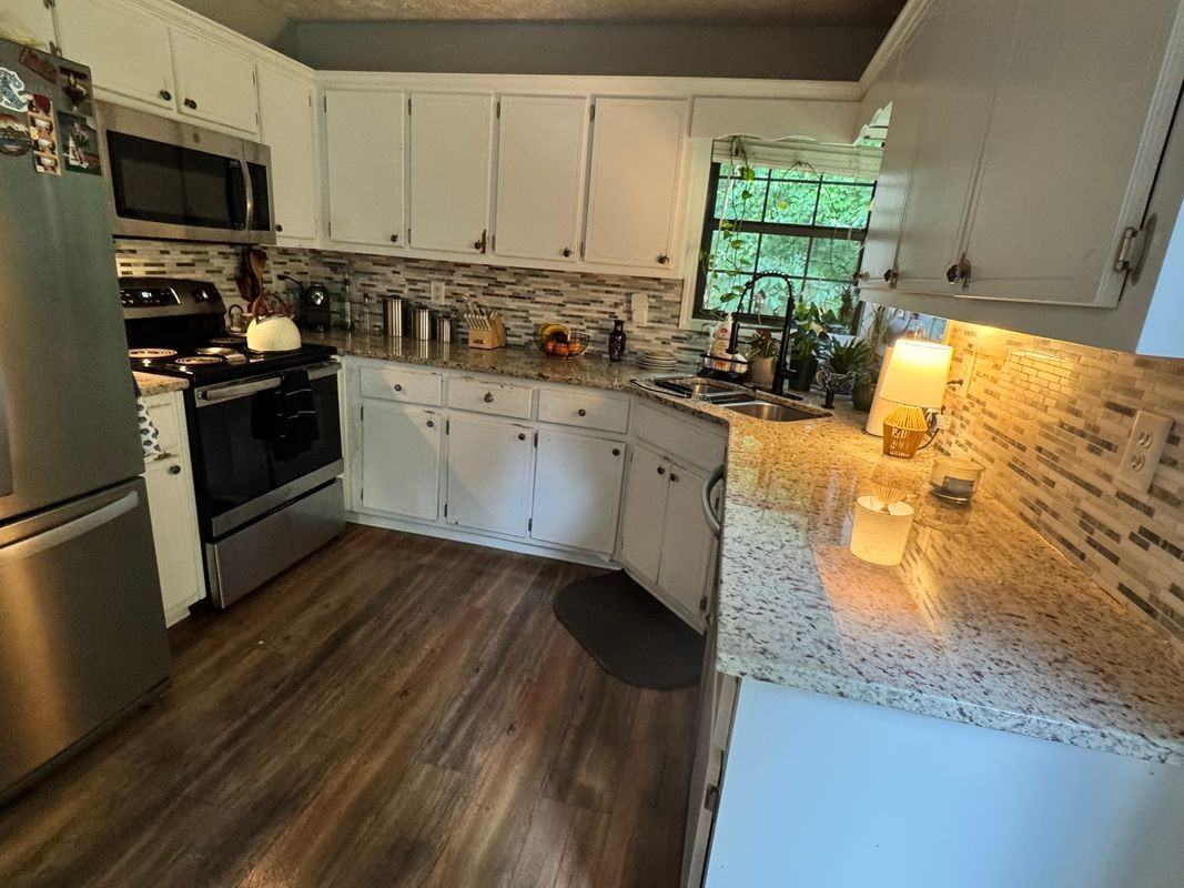 4330 Falcon Crest Dr - Photo 2 of 3
