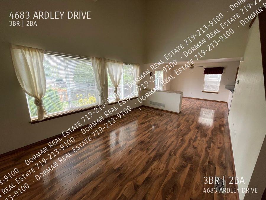 4683 Ardley Dr - Photo 3 of 17