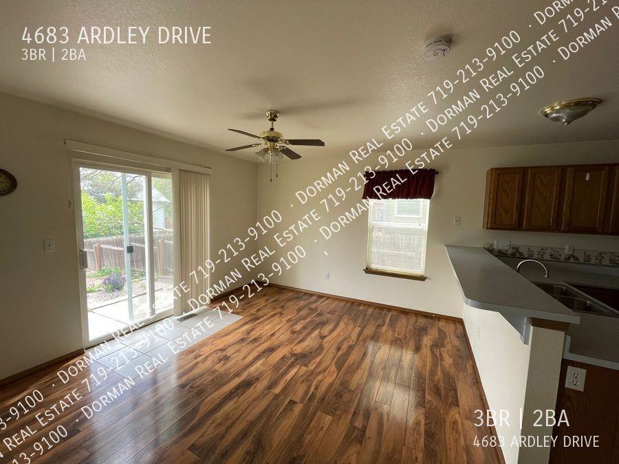 4683 Ardley Dr - Photo 4 of 17
