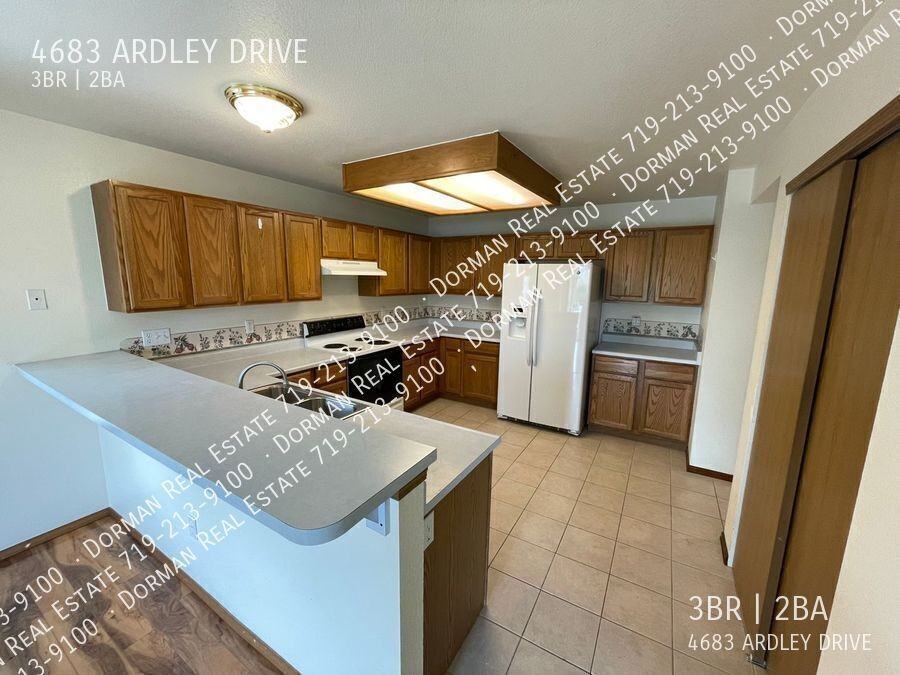 4683 Ardley Dr - Photo 5 of 17