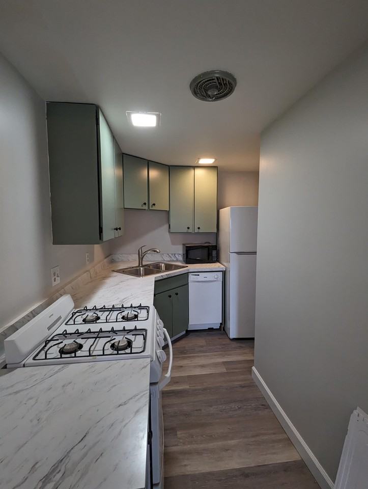 719 Whitcomb St #F - Photo 3 of 16