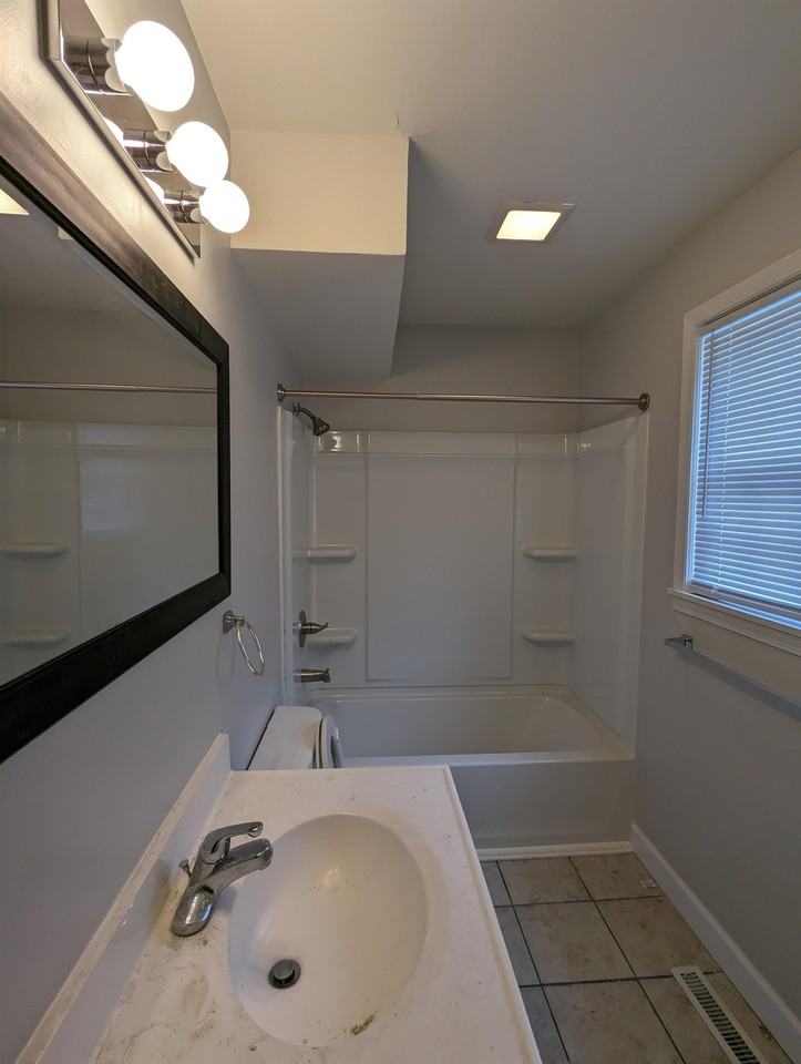 719 Whitcomb St #F - Photo 2 of 16