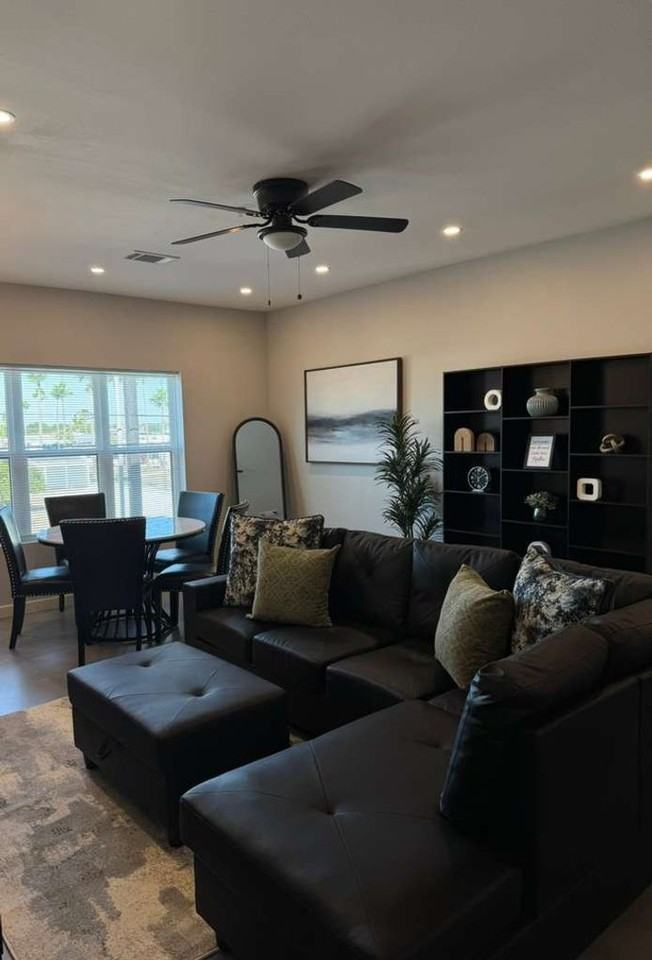 Palma Vista Apartments - Photo 4 of 19