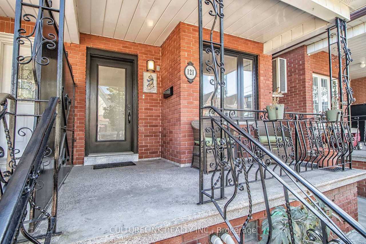 121 Montrose Avenue - Photo 2 of 22