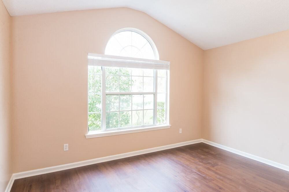 1667 Rustling Dr - Photo 4 of 16