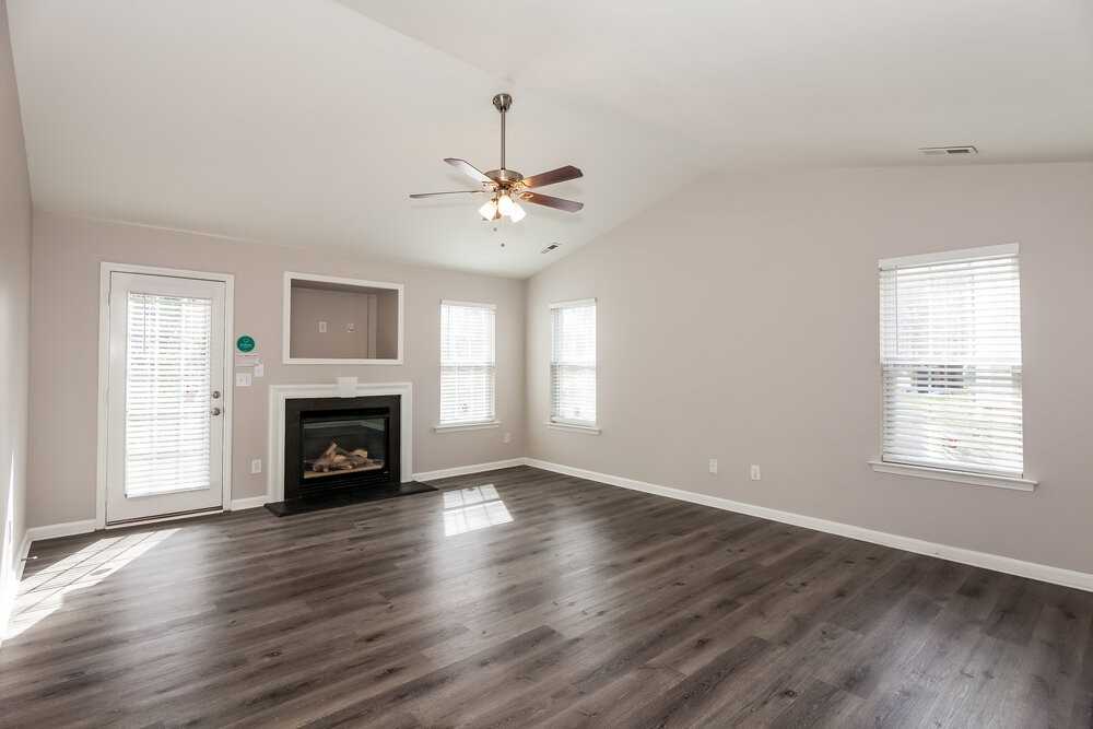 6013 Spanish Moss Ln - Photo 3 of 16