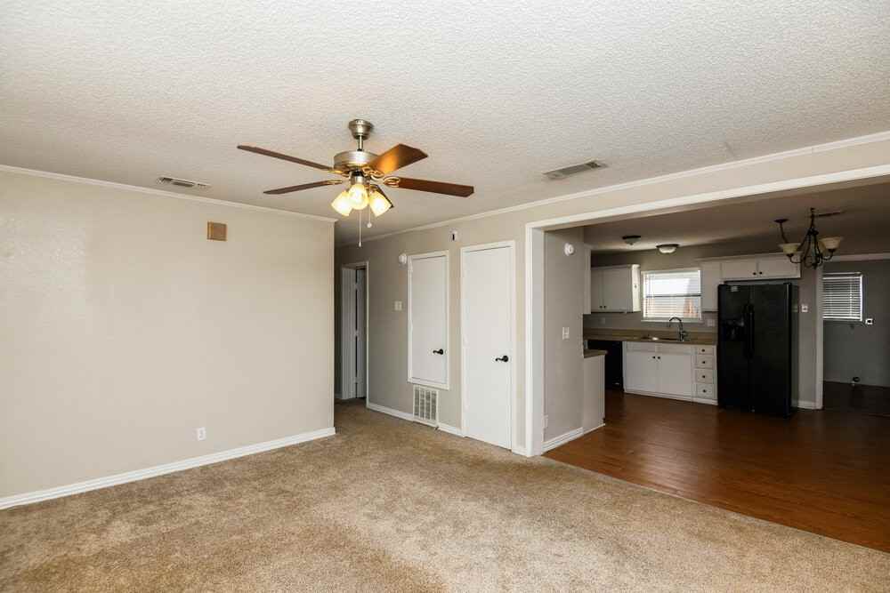 505 Plainview Dr - Photo 4 of 16