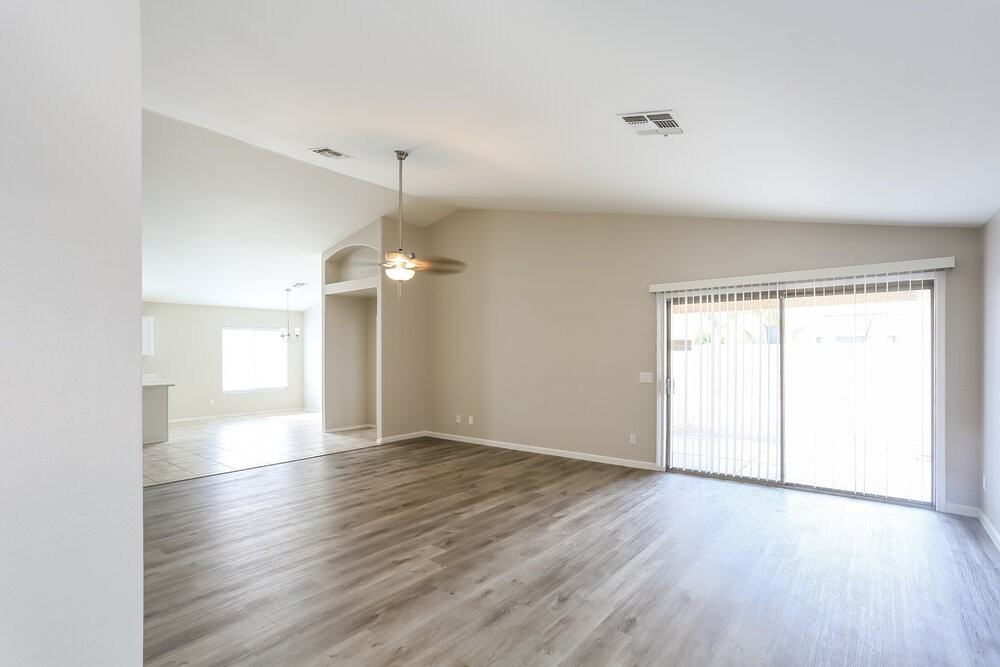 7334 W Lamar Rd - Photo 4 of 17