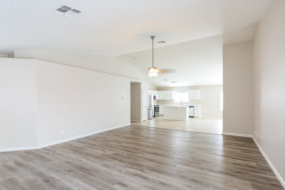 7334 W Lamar Rd - Photo 5 of 17