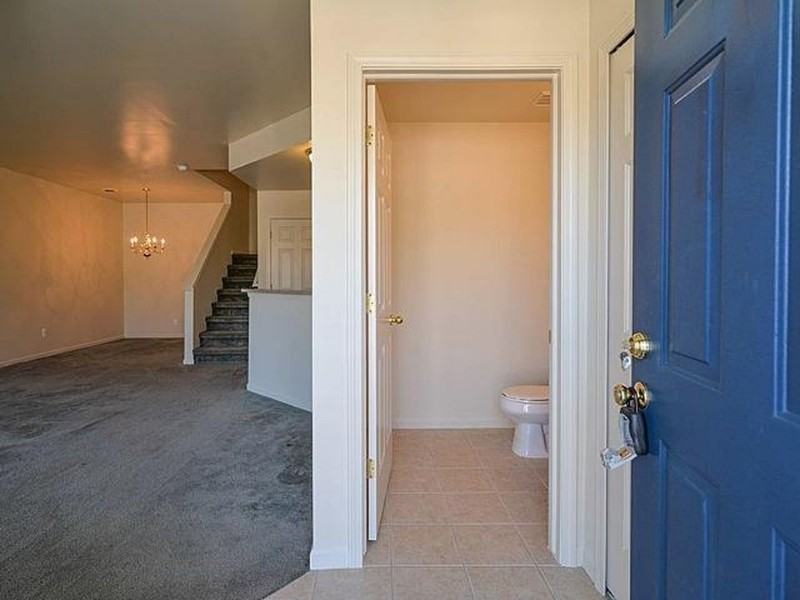 2076 Cloverly Ln - Photo 3 of 26