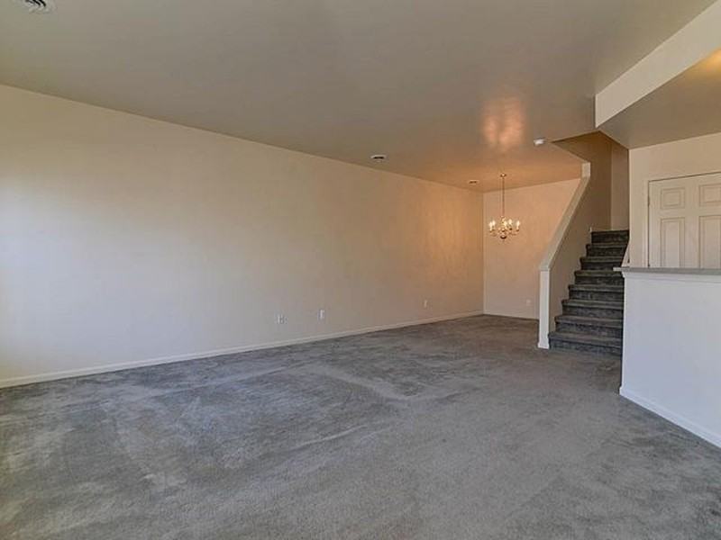 2076 Cloverly Ln - Photo 5 of 26