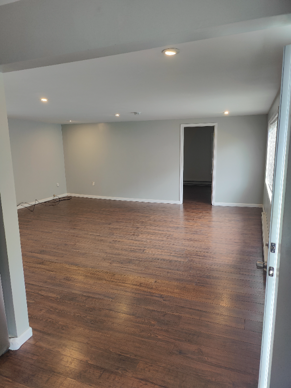 1172 Wyoming Ave - Photo 3 of 33