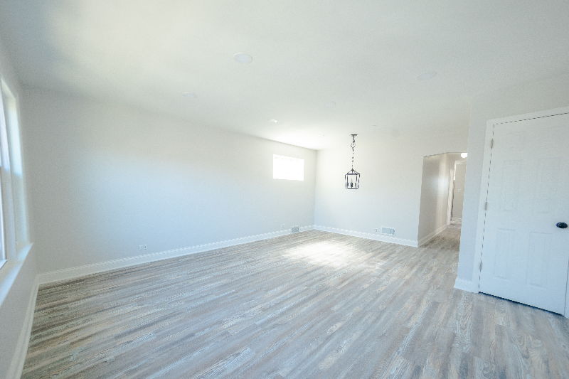 2242 N Lavergne Ave #2 - Photo 4 of 19