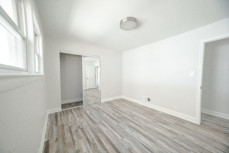 2242 N Lavergne Ave #2 - Photo 6 of 19