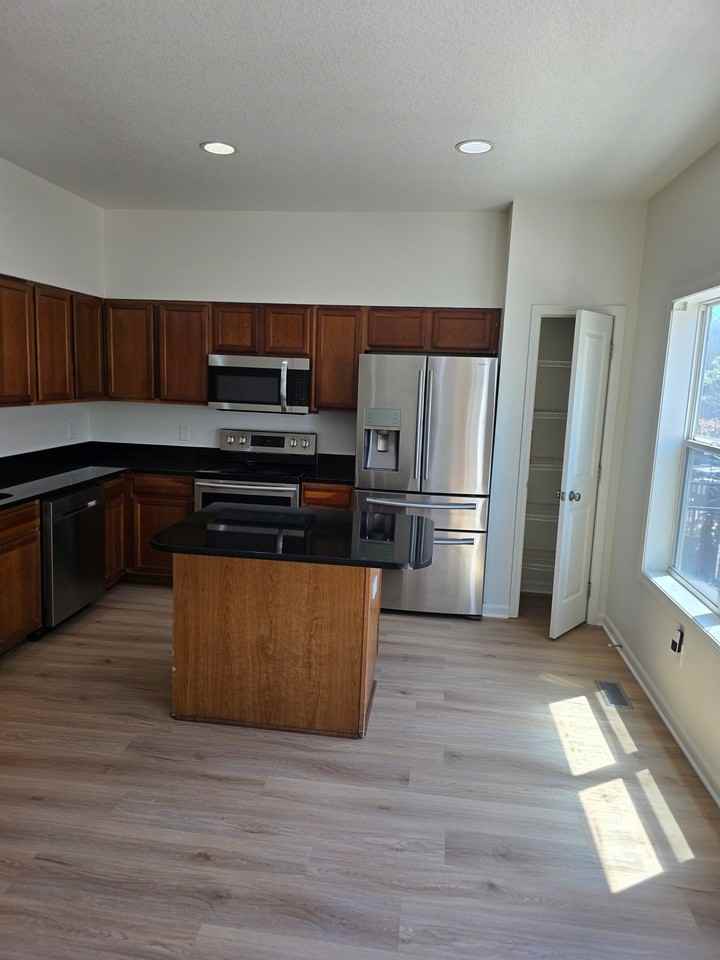 6895 Jack London Dr - Photo 6 of 44