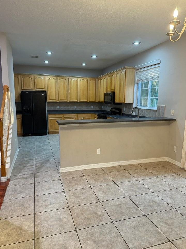 2405 Silvermoss Dr - Photo 6 of 18