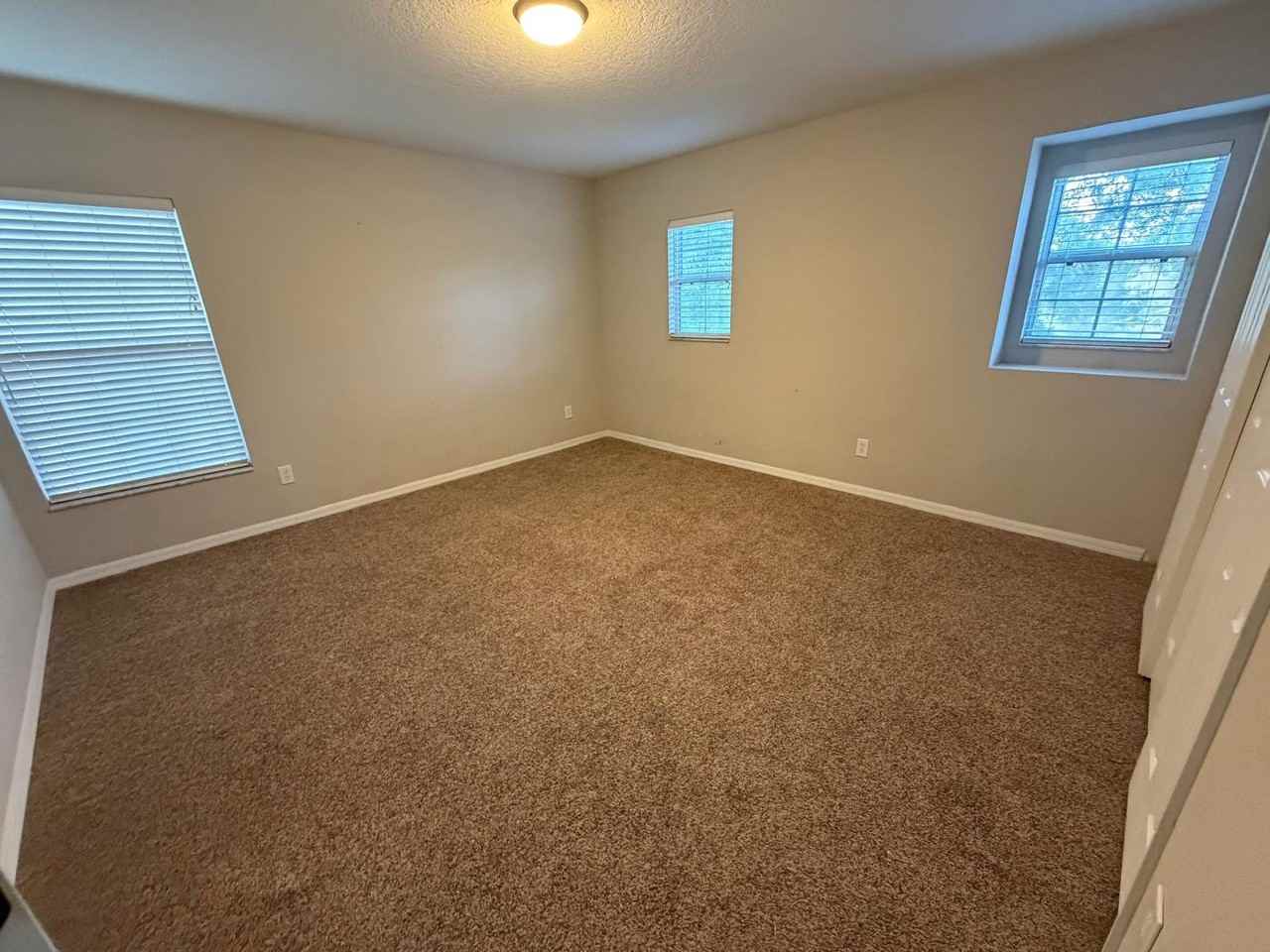 2405 Silvermoss Dr - Photo 7 of 18