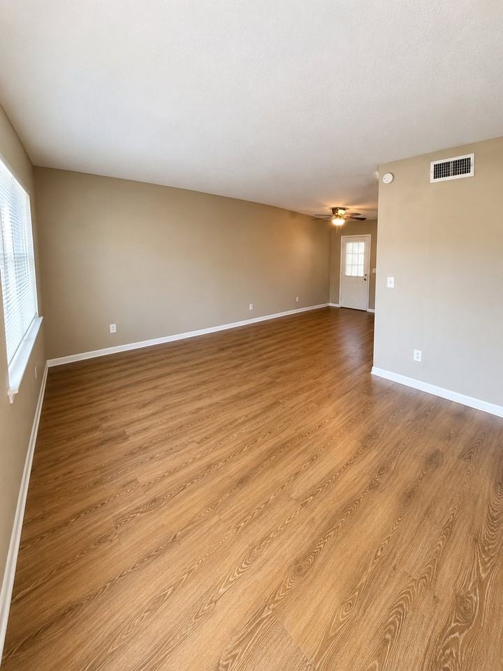 2323 Sw Stratford Gln #104 - Photo 2 of 13