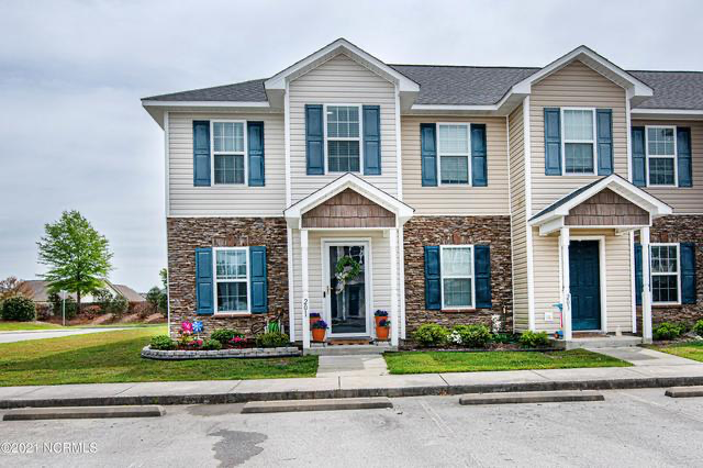 203 Glen Cannon Dr - Photo 2 of 11