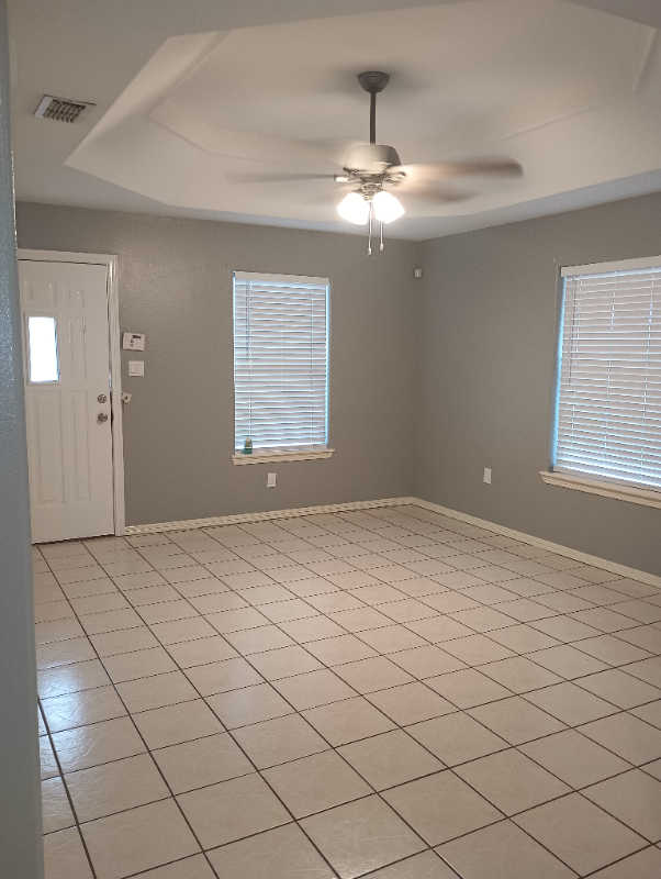 2209 N Erica St - Photo 7 of 11