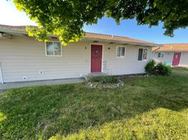 featured image of 421 N Davis St #1