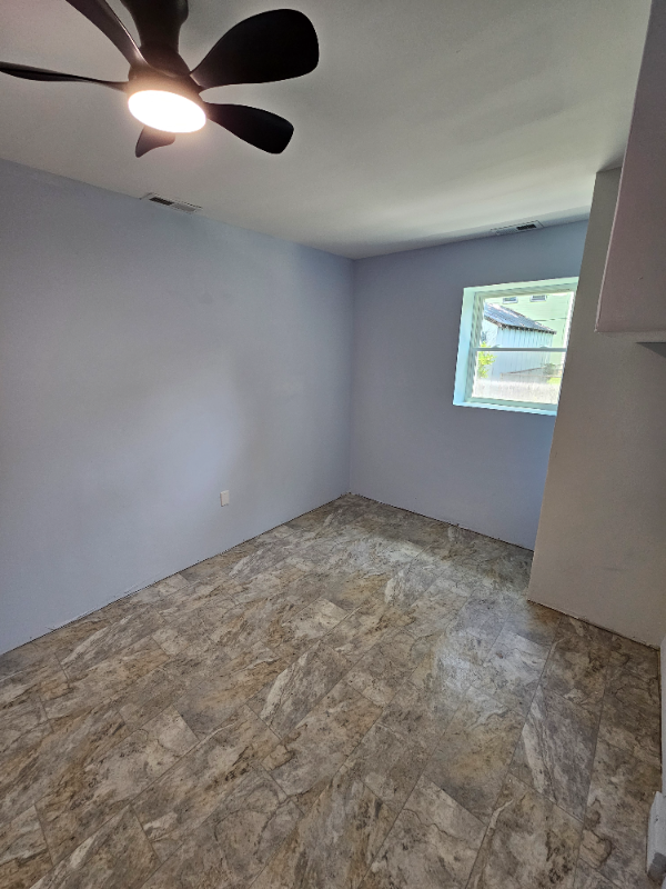 1609 Spratley St #A - Photo 3 of 6
