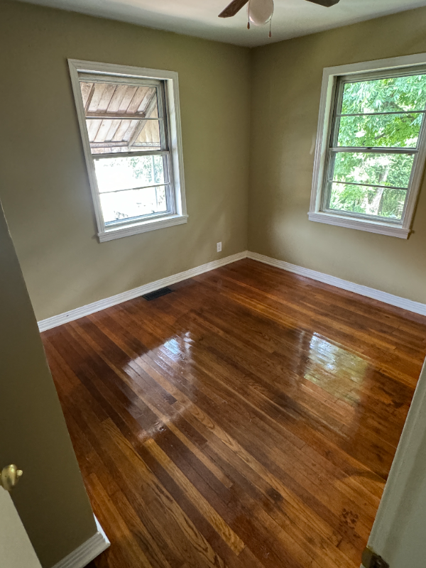 414 Woodlawn Ave - Photo 3 of 14