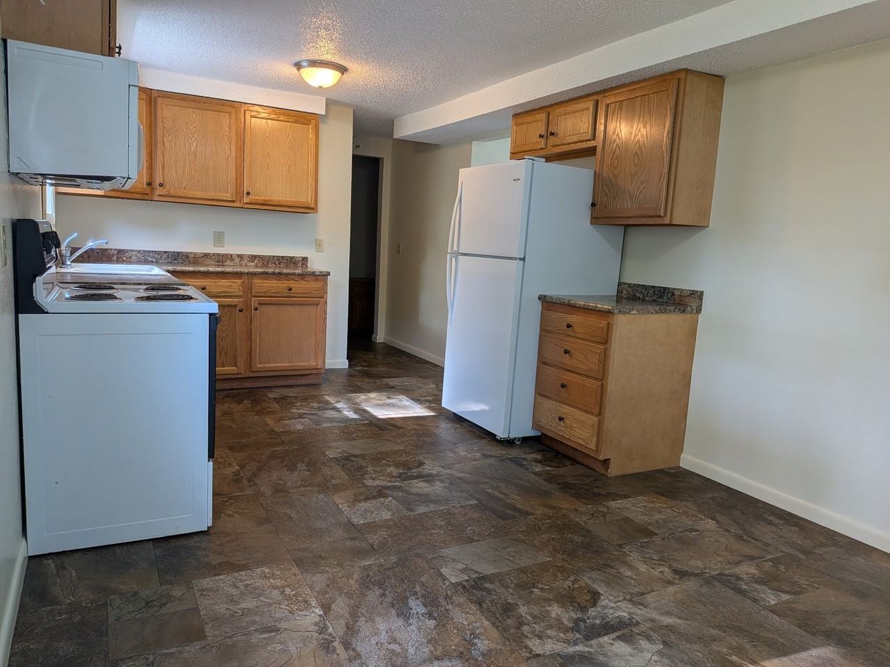 206 La Choy Dr - Photo 2 of 7