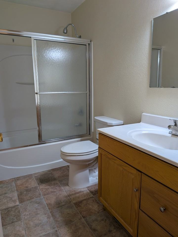206 La Choy Dr - Photo 4 of 7