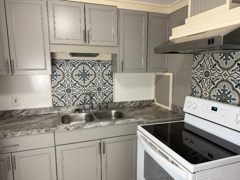 2455 Gervais St #B - Photo 3 of 13