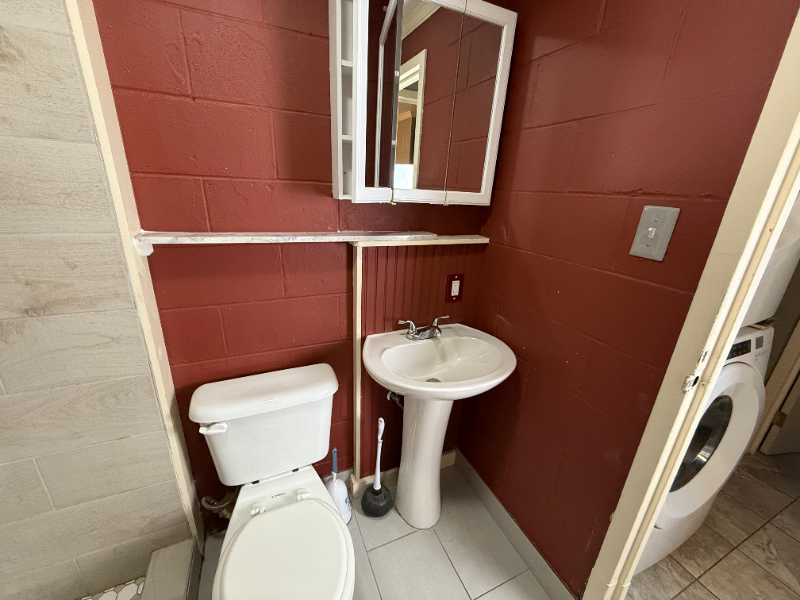 2455 Gervais St #B - Photo 7 of 13