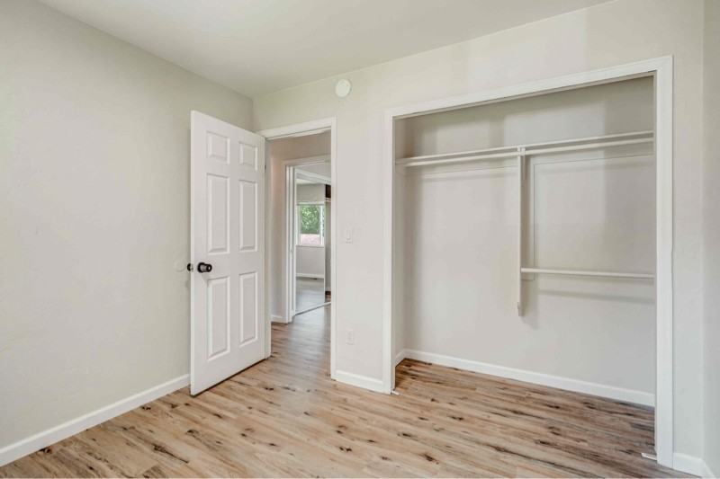 409 Edgewood Dr - Photo 3 of 19
