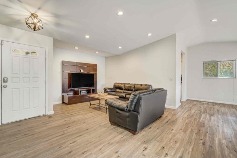 409 Edgewood Dr - Photo 6 of 19