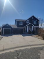 featured image of 911 Foxtail Ct